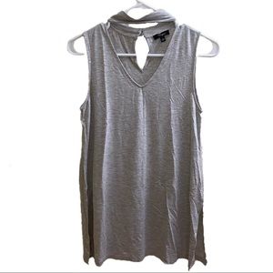 NWOT Cupio Choker V Neck Light Gray Sleeveless Top Tank Top Size S